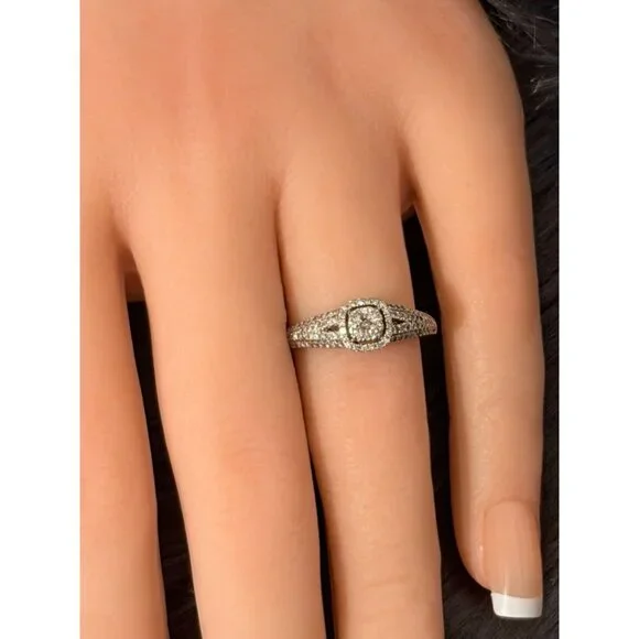 10K White Gold Diamond Engagement Ring - Picture 8 of 10